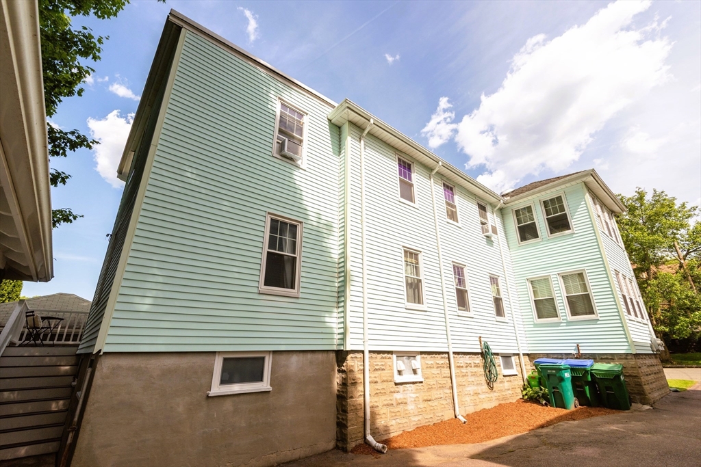 60 Clewley Rd, Medford