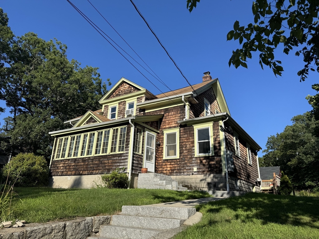 563 N Washington, North Attleboro