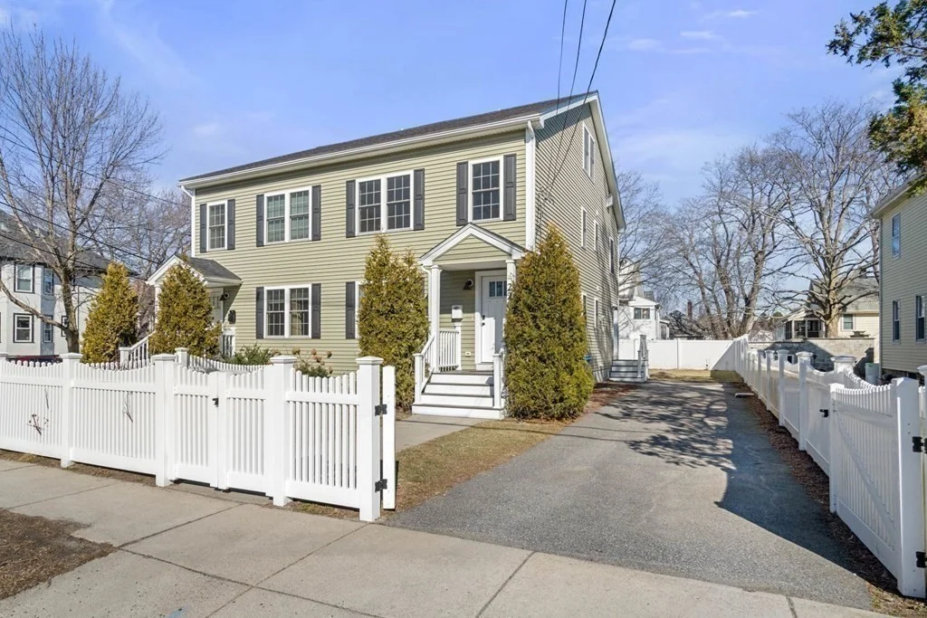 220 White St, Belmont