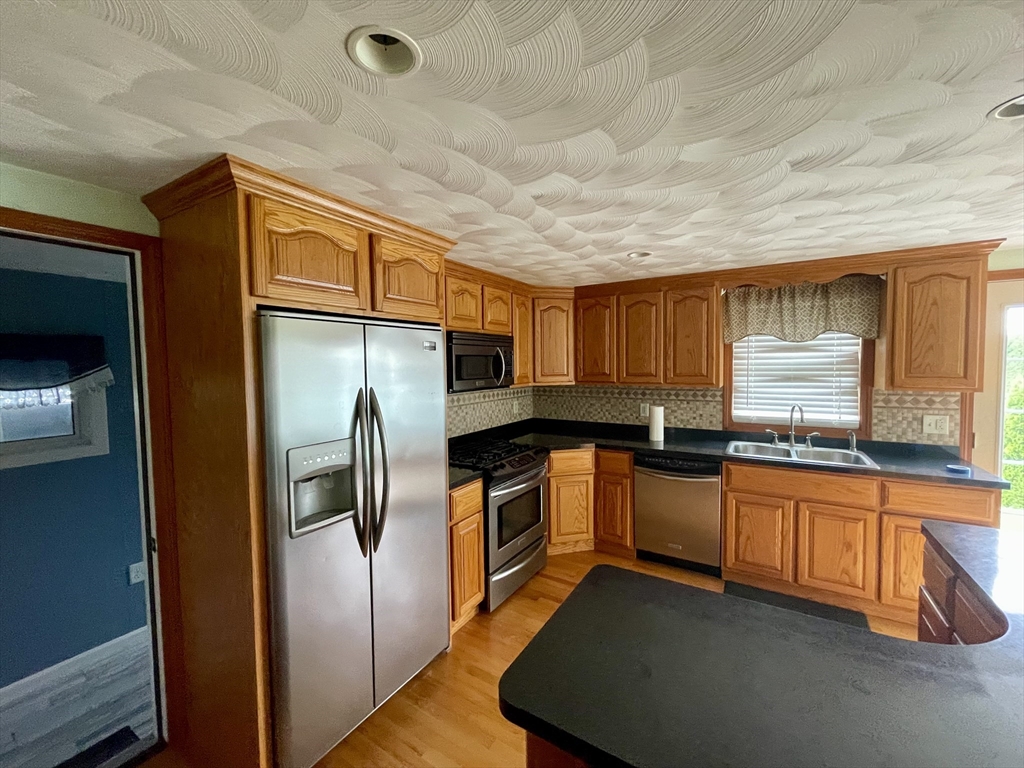 871 King St, Fall River