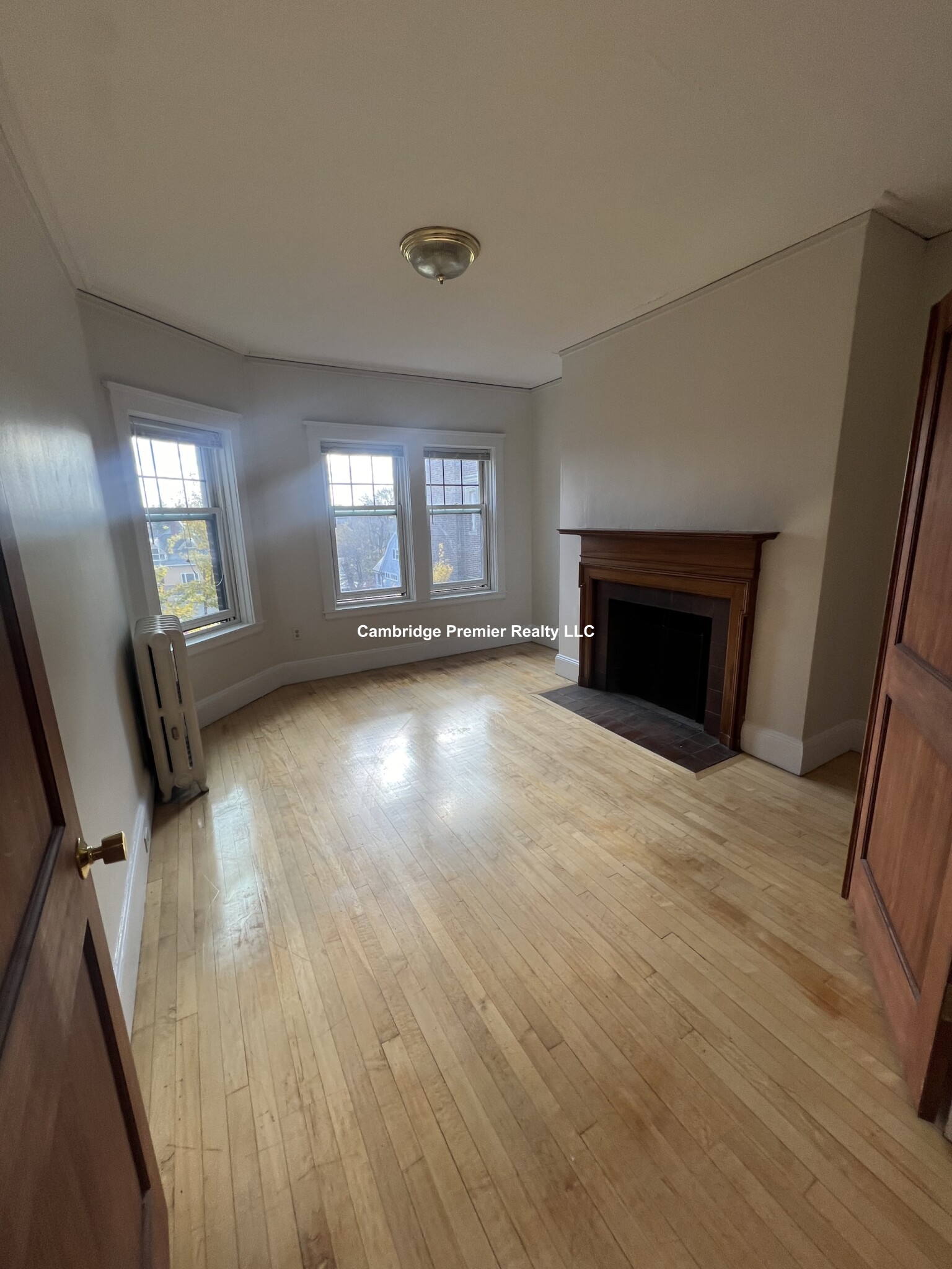 3 Linnaean St, Neighborhood Nine