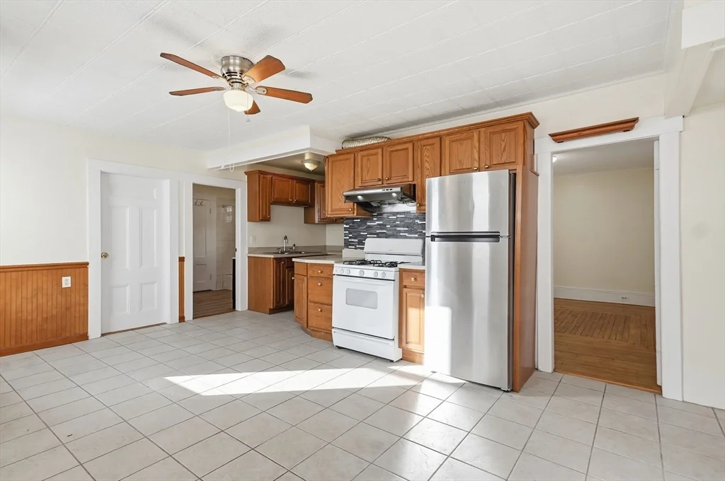 223 School St, Lowell