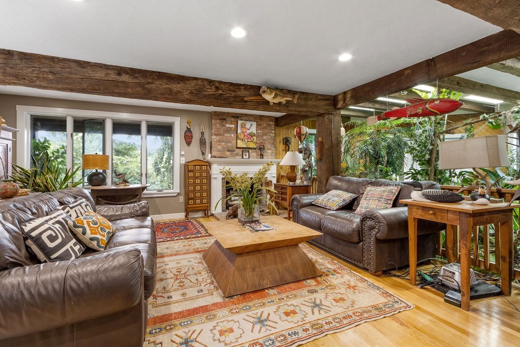 210 Washington St, Sherborn