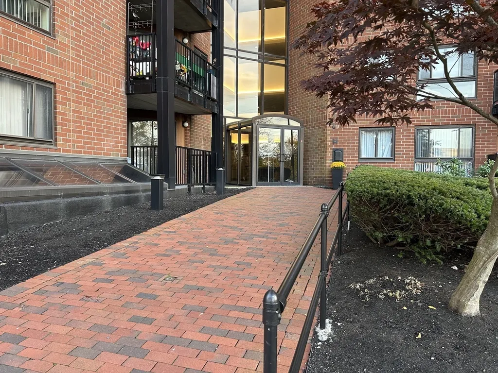 60 Rantoul St, Beverly