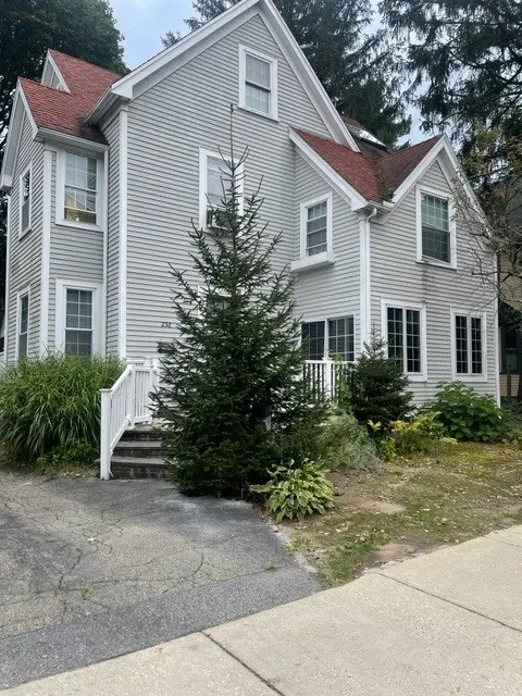 256 Lowell Ave, Newtonville
