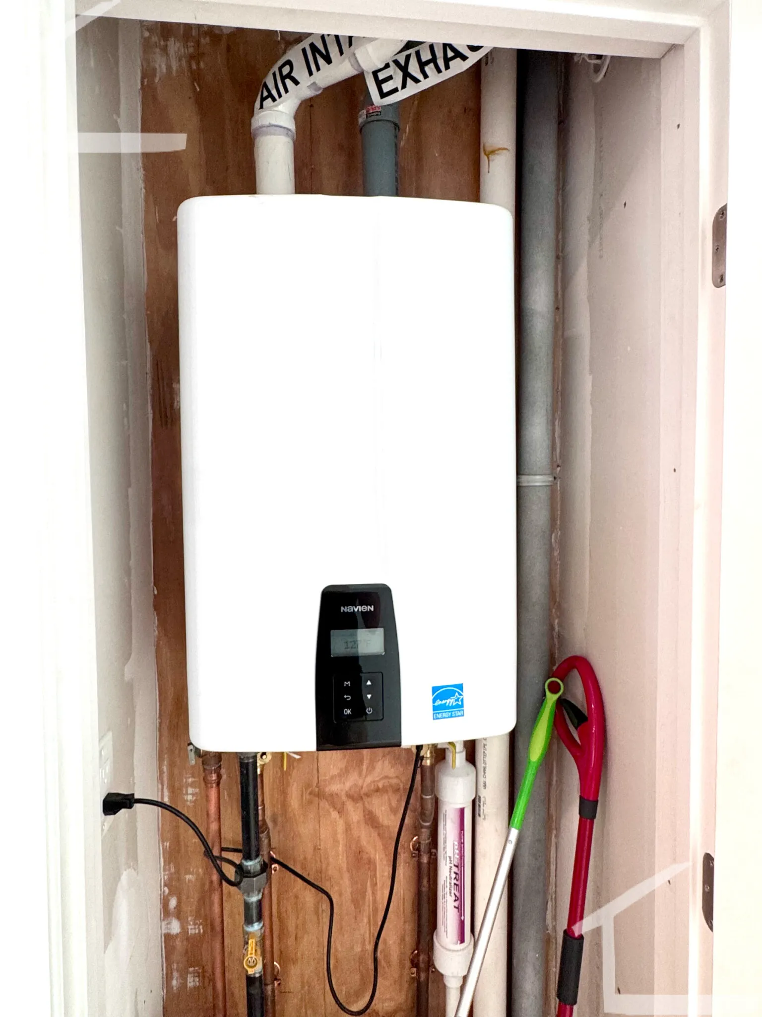 9 University Rd, Aspinwall Hill