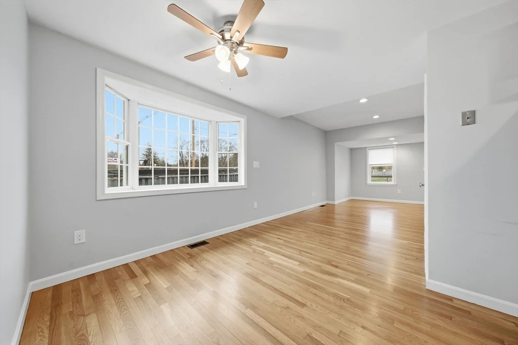 184 Park St, North Reading