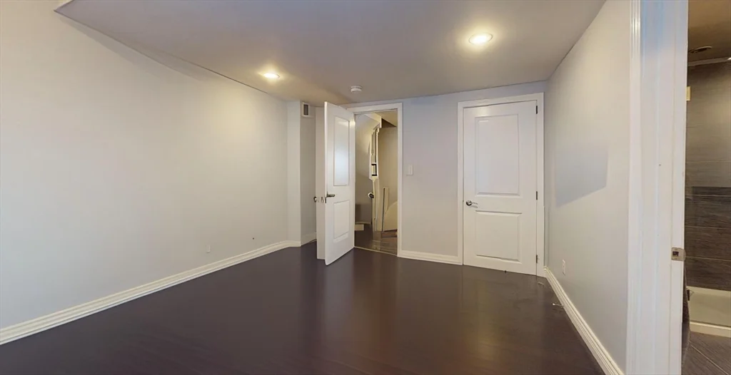 215 Bolton, South Boston