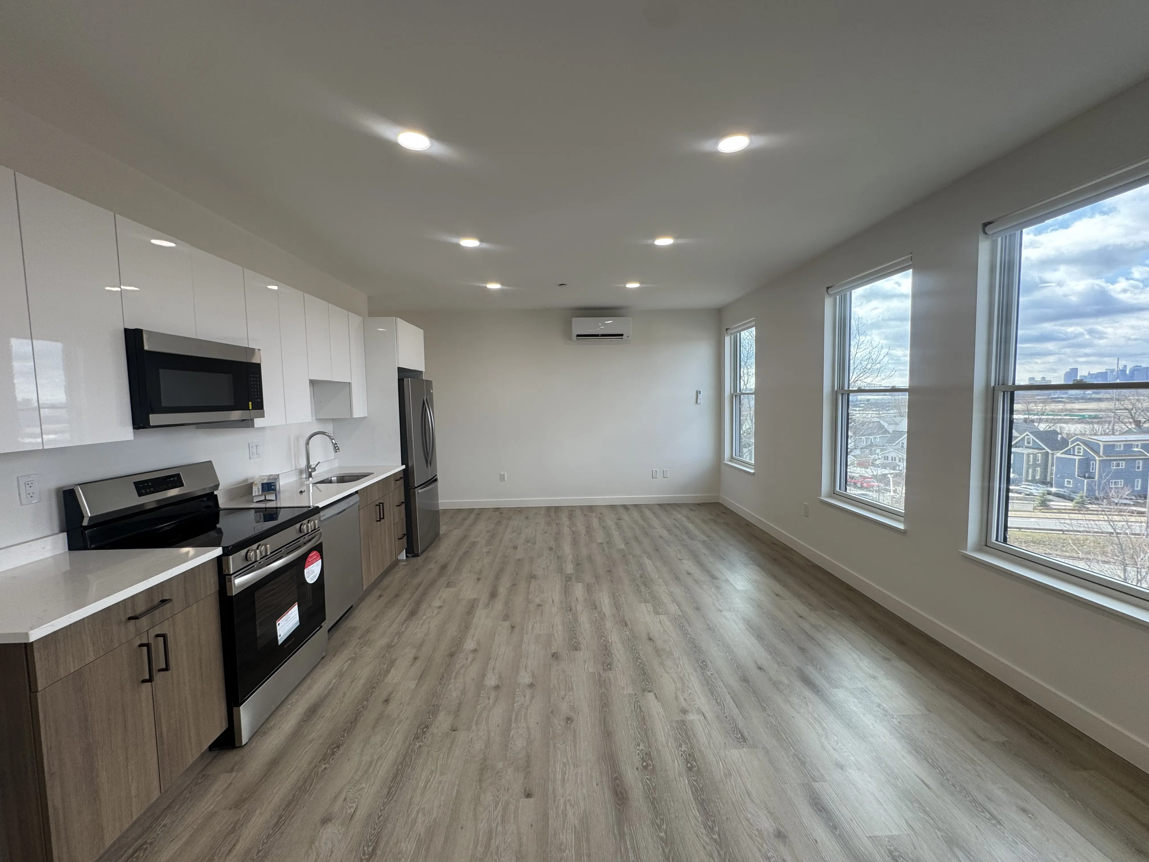 319 Broadway, Everett