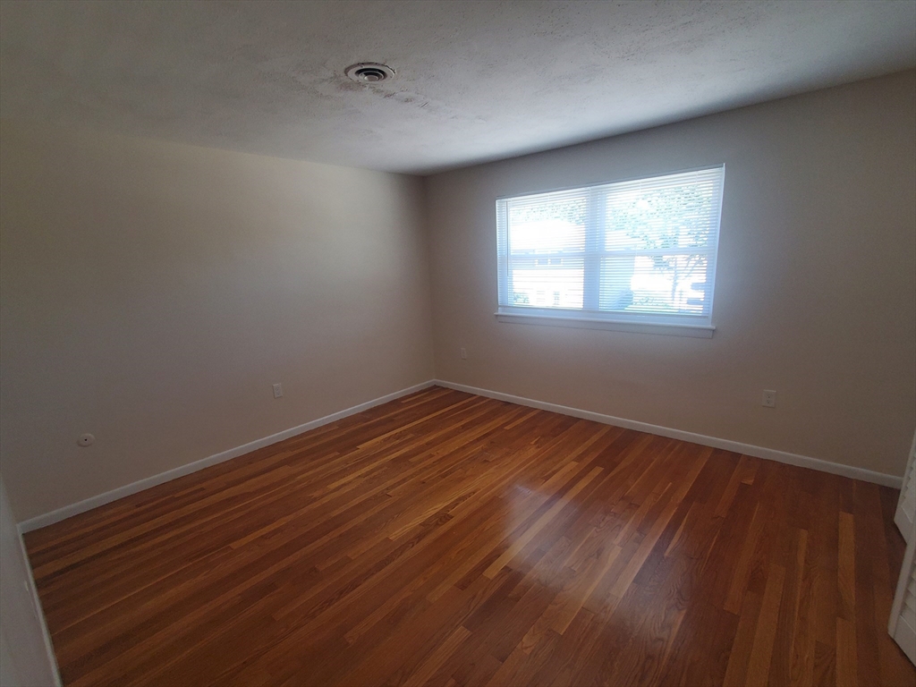 174 Pine St, Holbrook