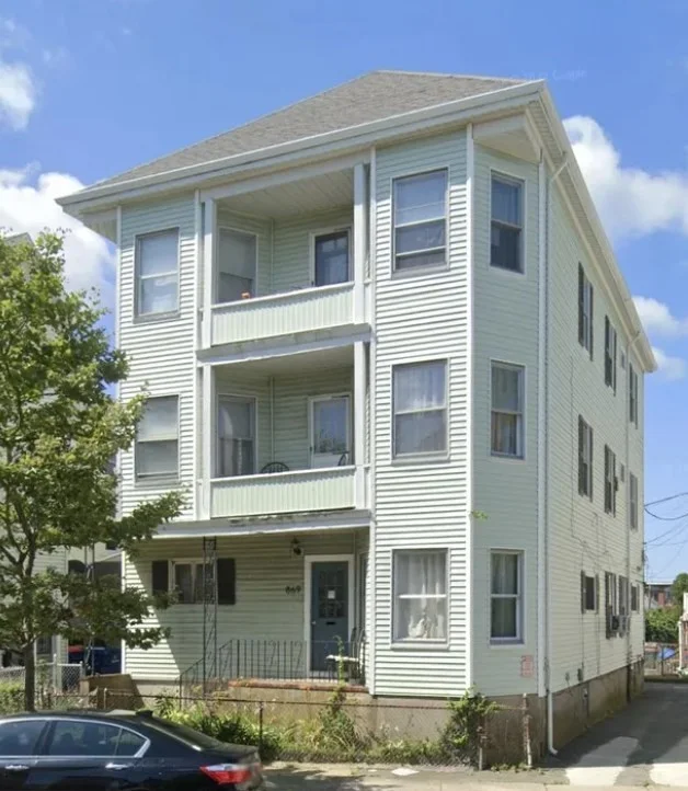 869 Brock Ave, New Bedford