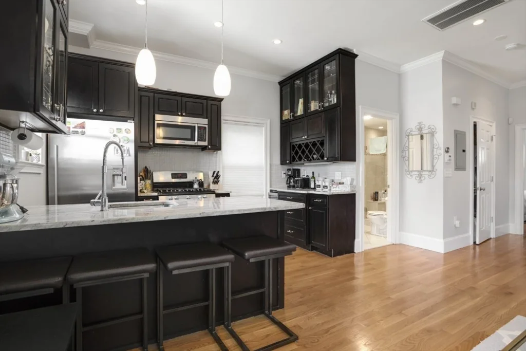 23 Woodward St, South Boston