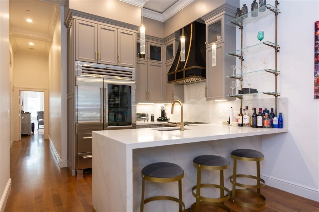 288 Commonwealth Ave, Back Bay