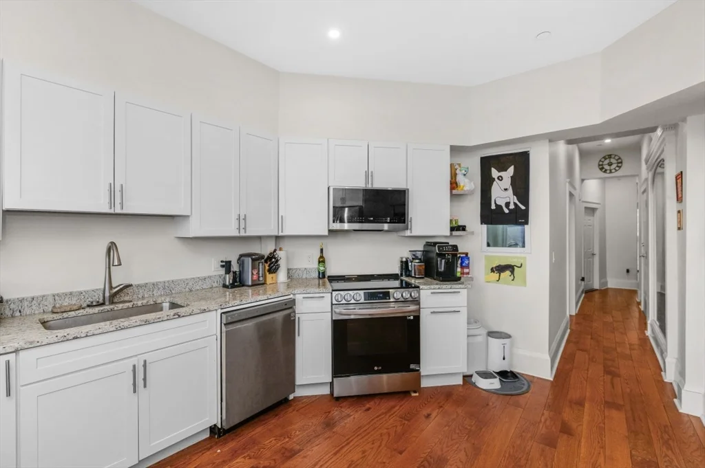 25 Bay State Rd, Back Bay