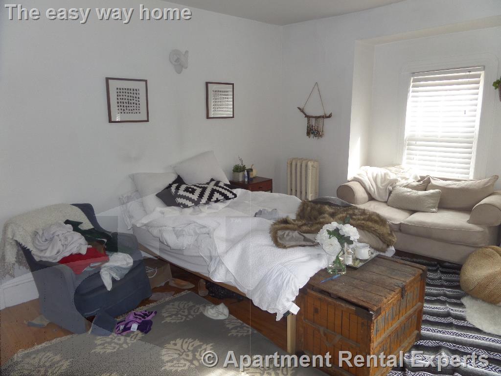 22 Highland Rd, Davis Square