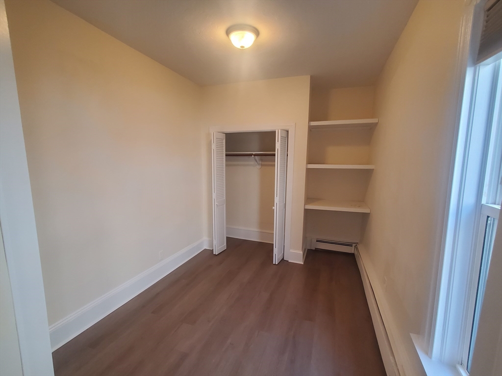 586 Freeport, Dorchester