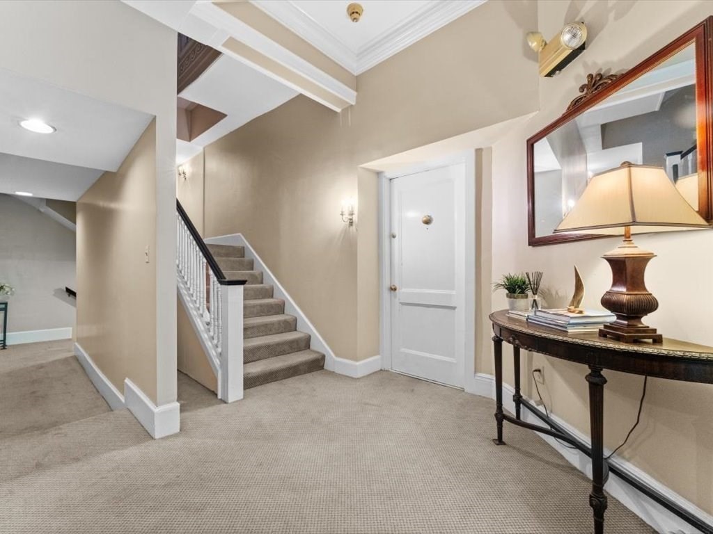 458 Beacon St, Back Bay