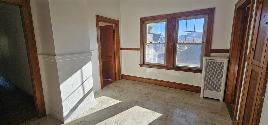 14 Harding Ave, Everett