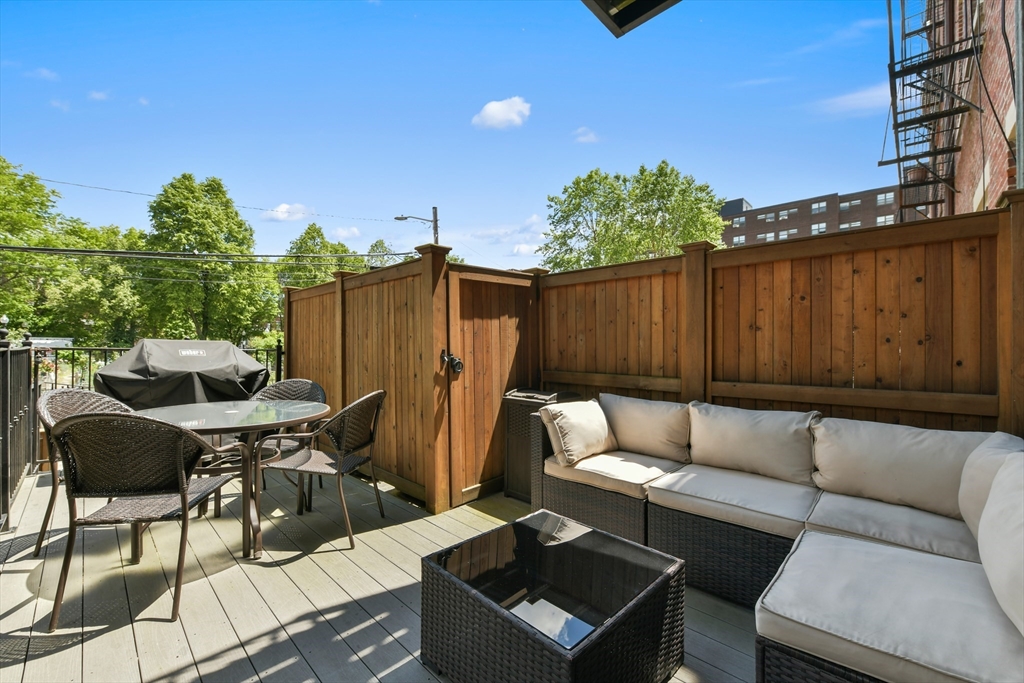 209 W Springfield St, South End