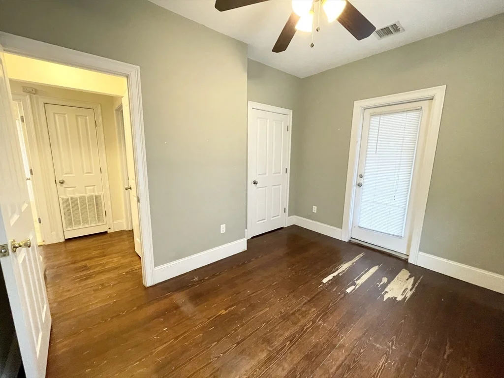 178 Hillside St, Mission Hill