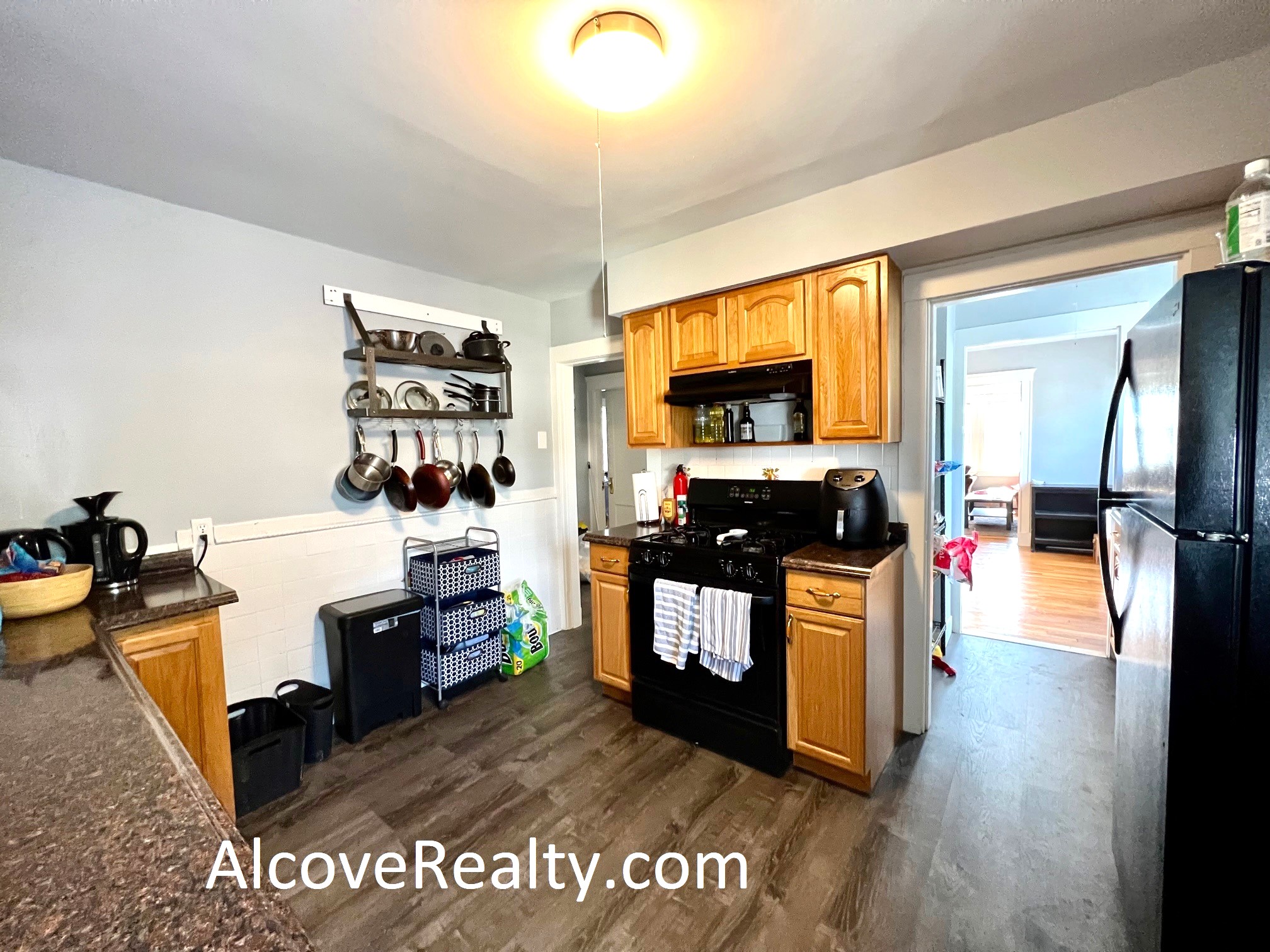 37 Sterling St, West Somerville