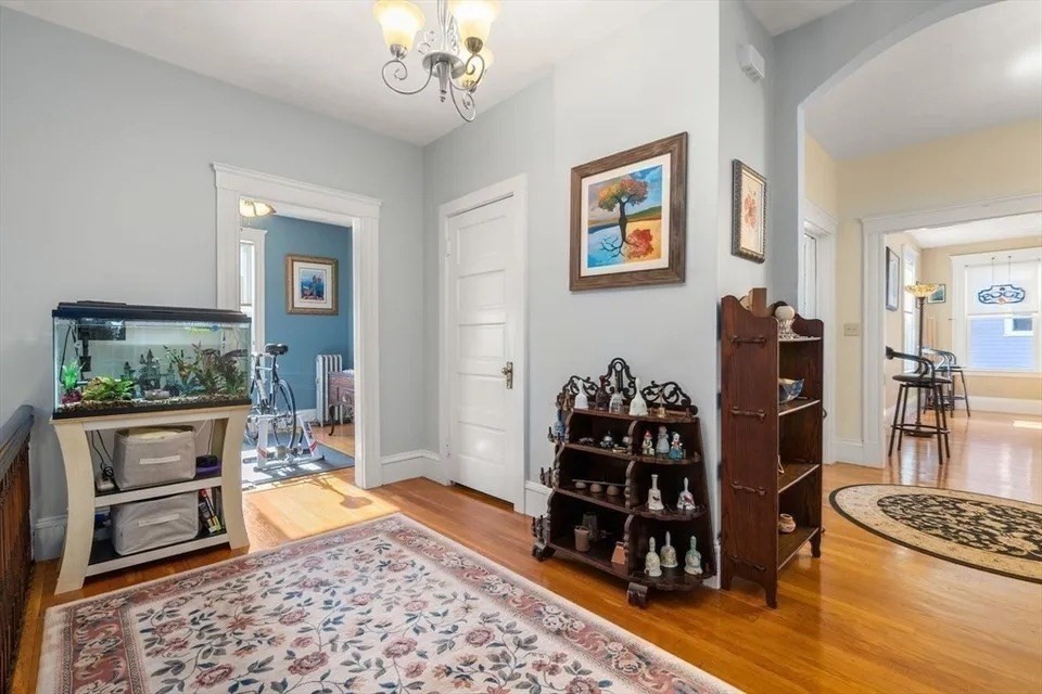 106 Grovers Ave, Winthrop