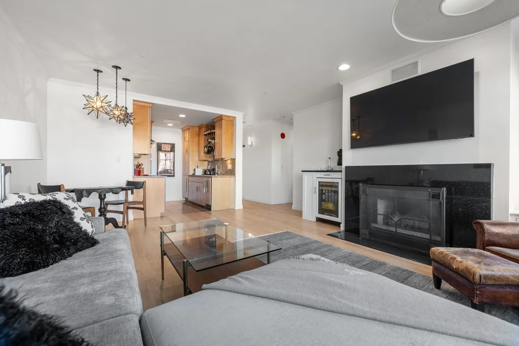 75 Clarendon, Back Bay