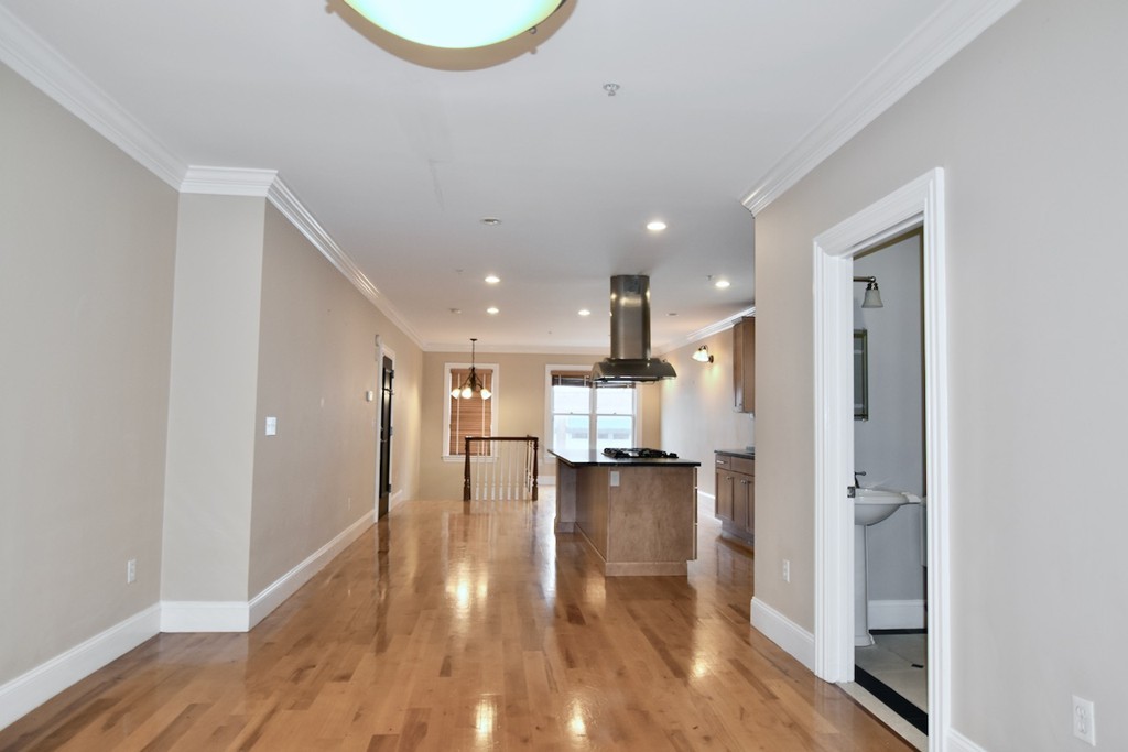 360 Dorchester St, South Boston