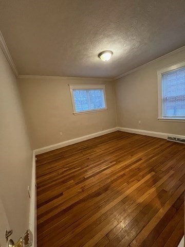 162 E Side Pkwa, Newton