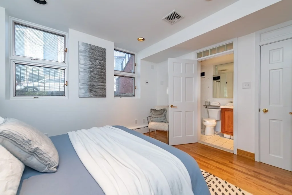 72 Fairmont St, Cambridgeport