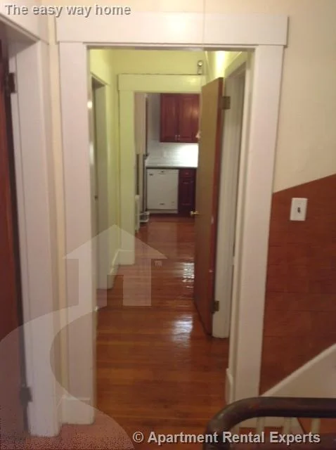 26 Dover St, Davis Square