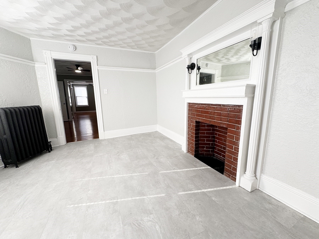 19 Saratoga St, East Boston