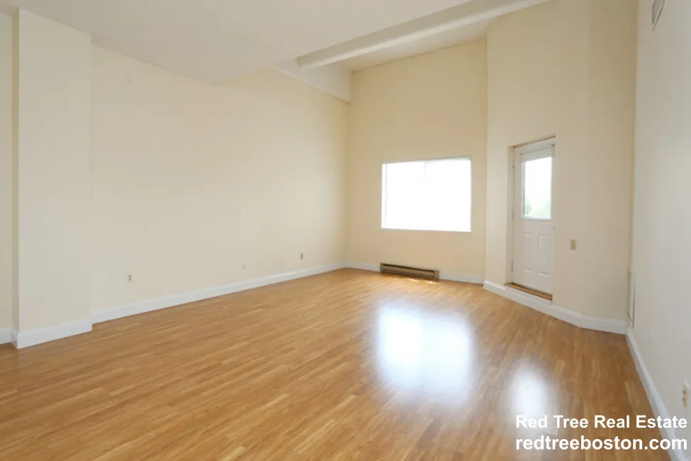 1079 Commonwealth Ave, Allston