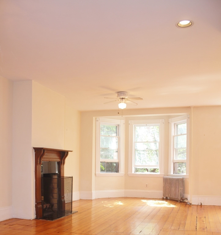 12 Follen St, Back Bay