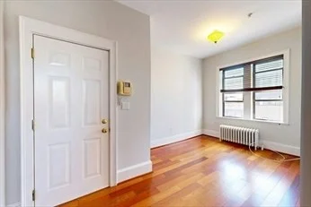 75 Burbank St, Fenway