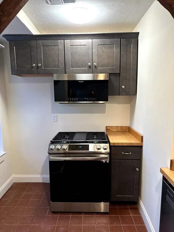 300 Main St, Southbridge