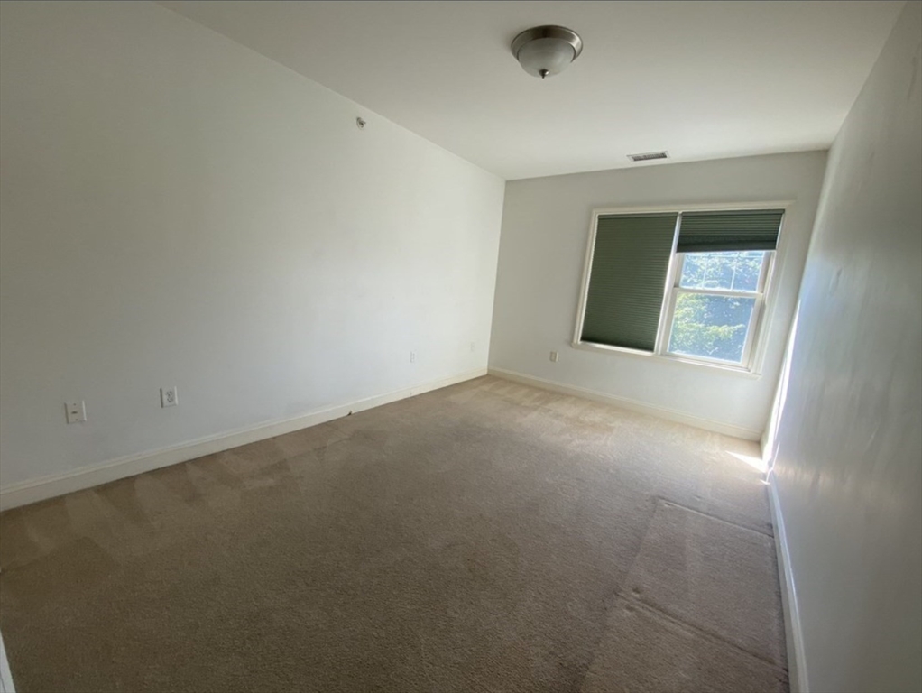 391 Pleasant St, Melrose