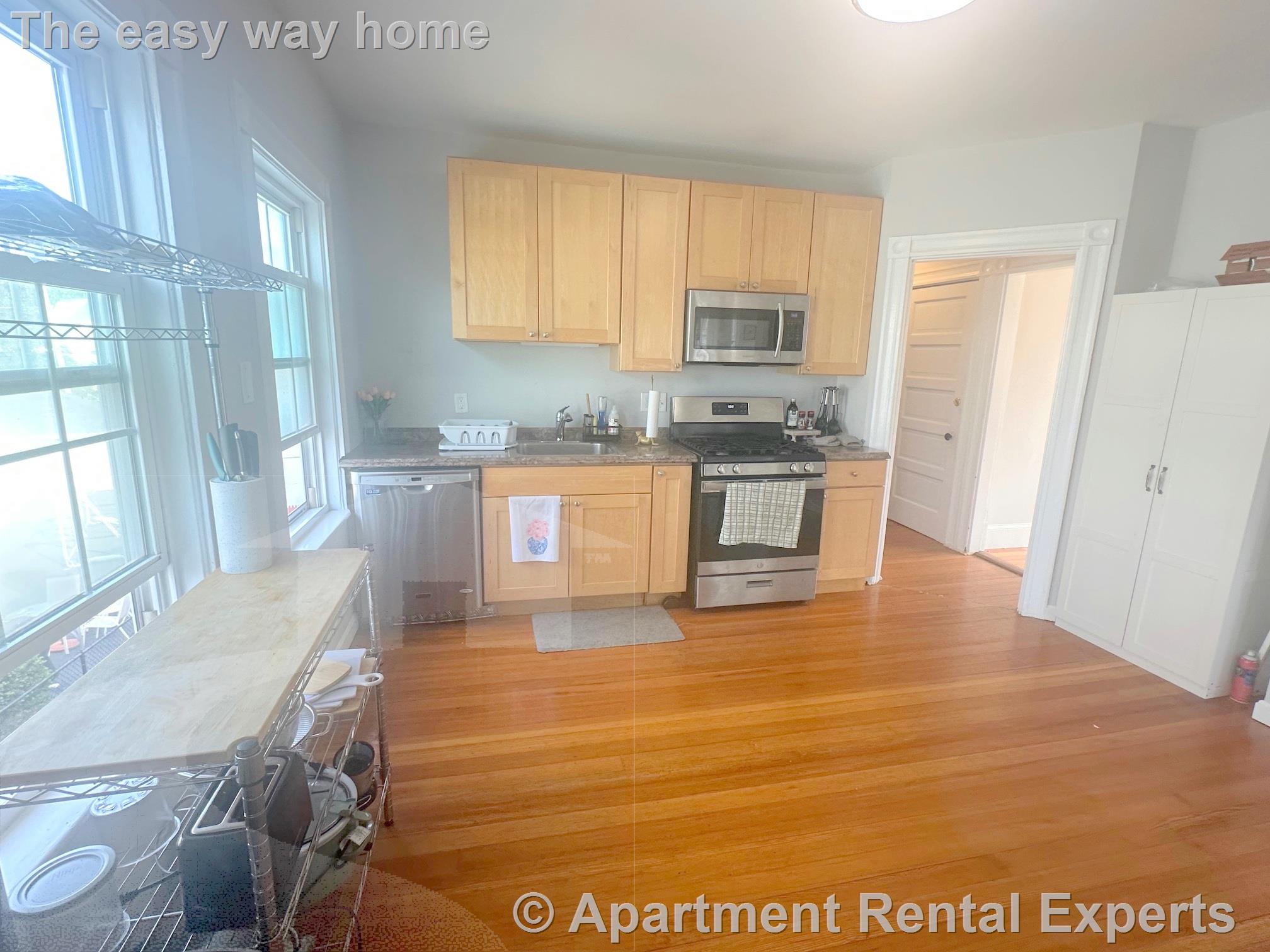 251-253 Arlington St, Tufts