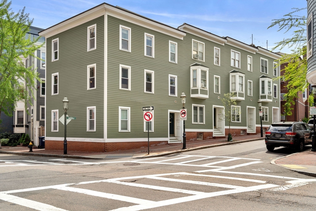 3 Winthrop St, Charlestown