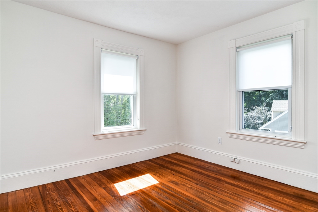 76 Walnut St, Natick