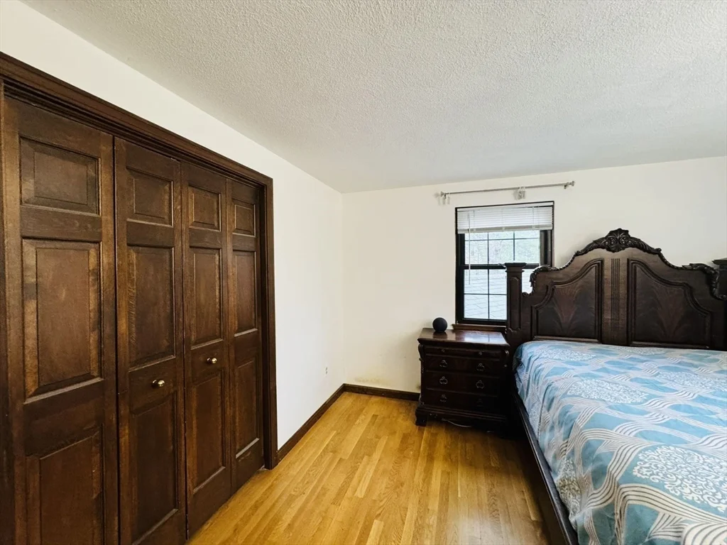 2 Blueberry Hill Ln, Arlington Heights
