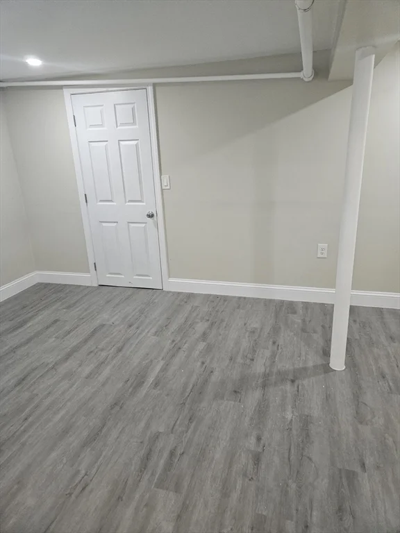 65 Oakland, Oak Square