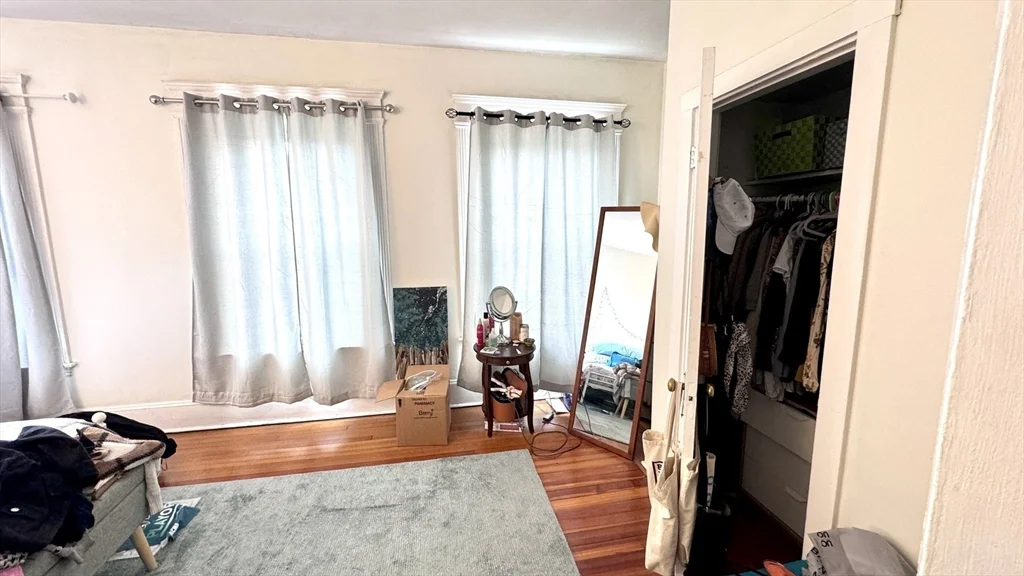 514 Harvard St, North Brookline