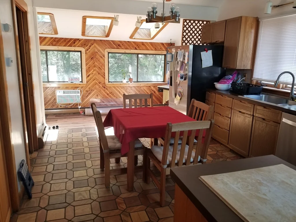 586 Franklin St, Worcester