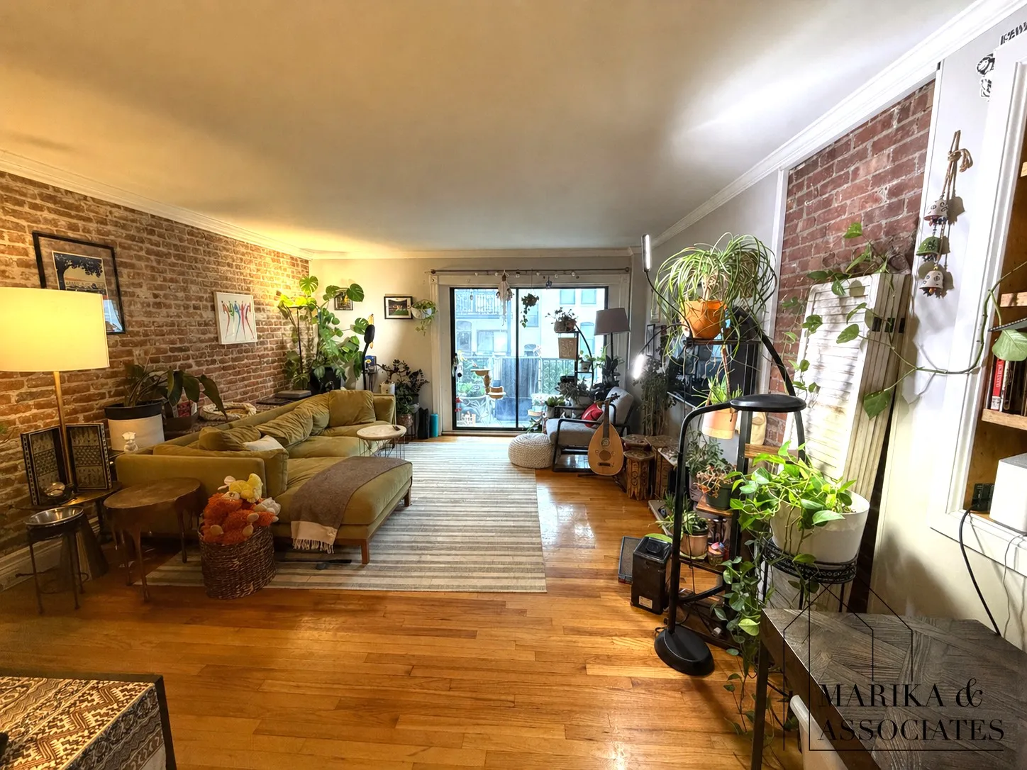 26 Commonwealth Ter, Brighton