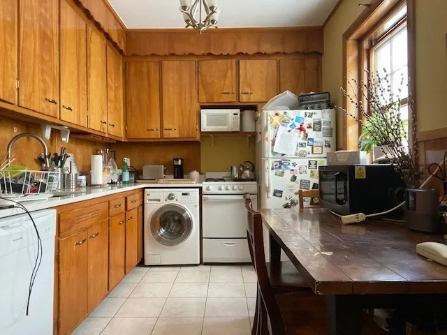 208 Fuller St, North Brookline