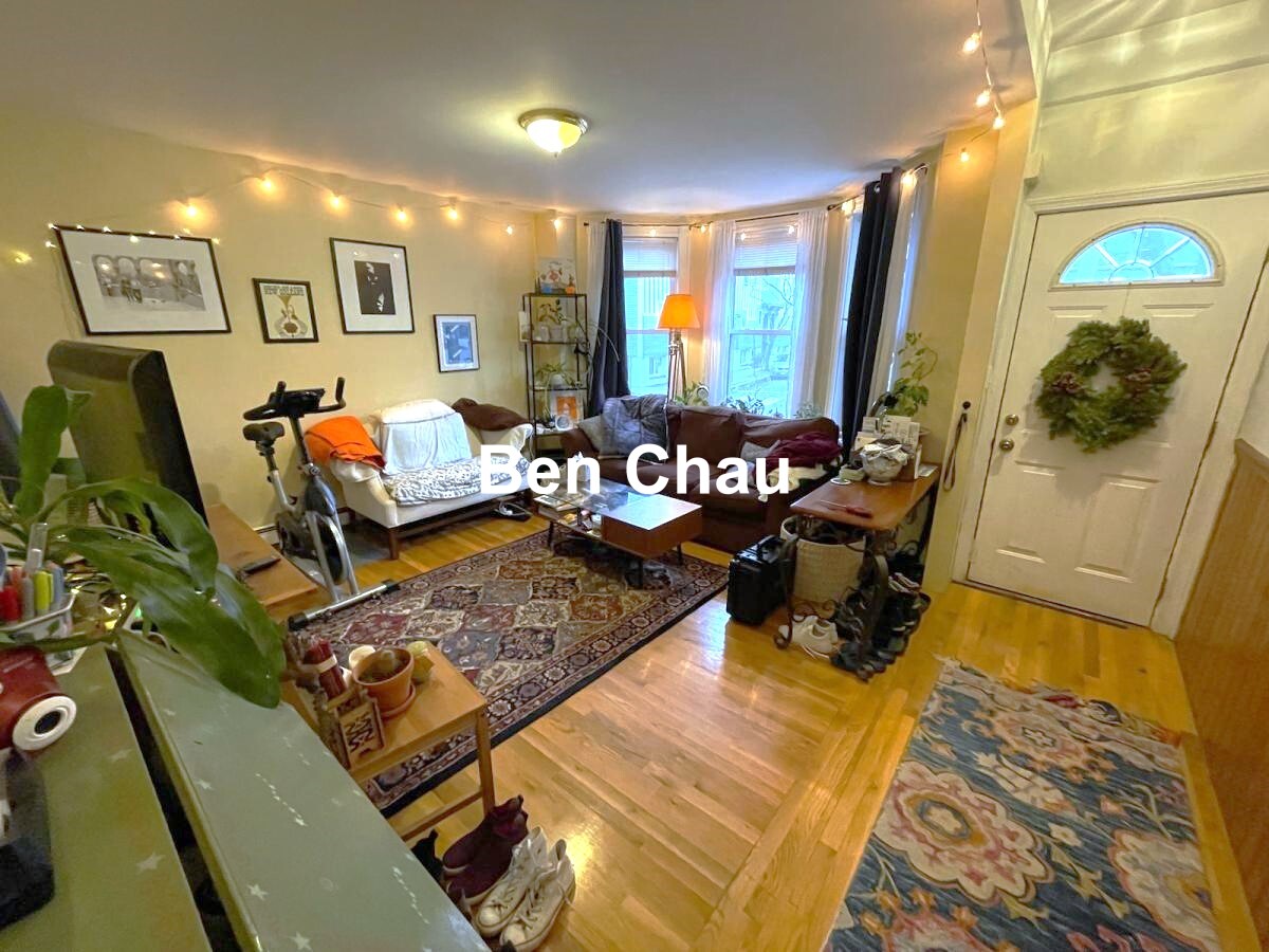 168 Putnam Ave, Riverside