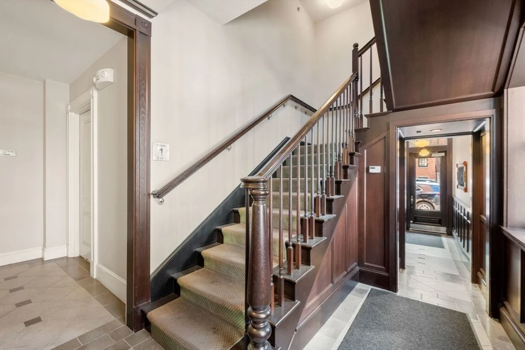 39 Clarendon St, South End
