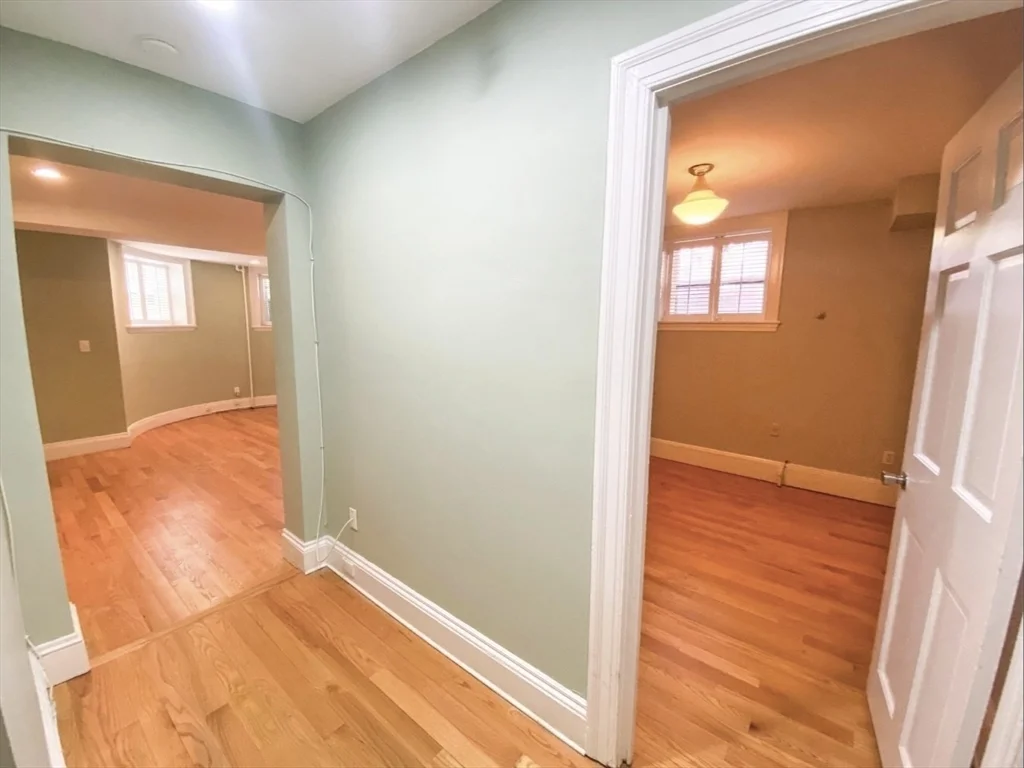 239 Commonwealth Ave, Back Bay