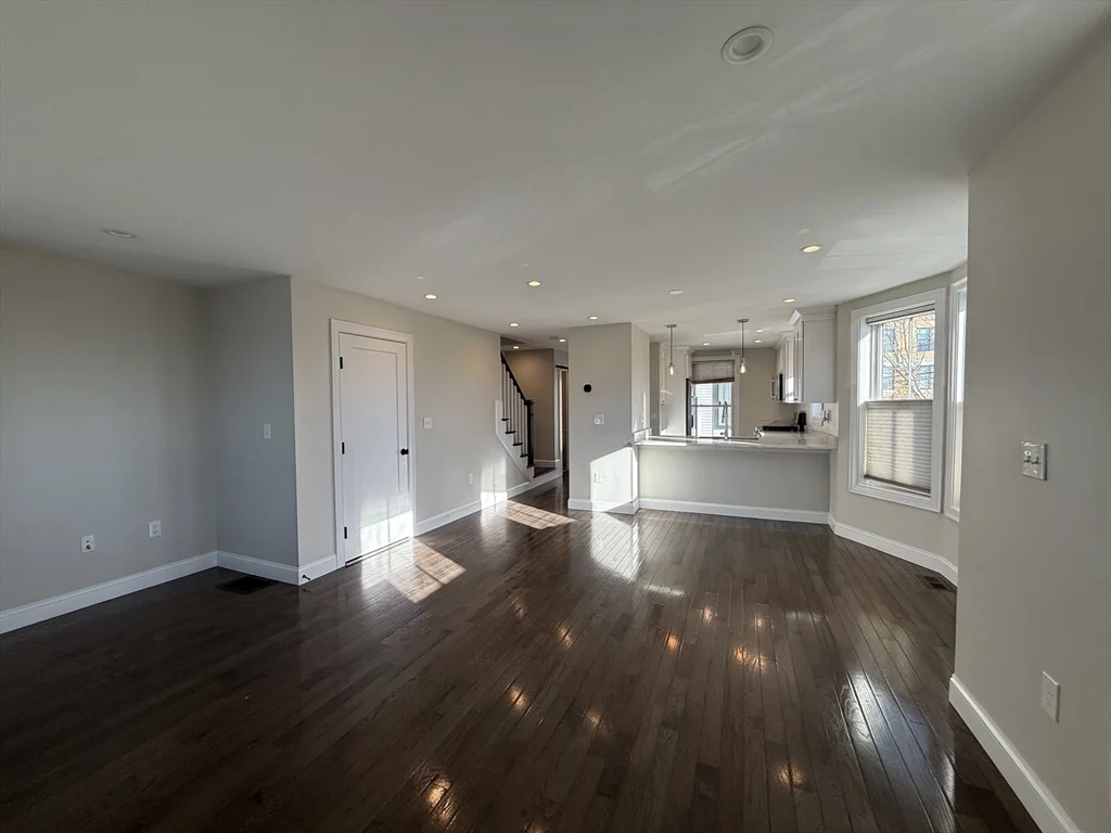 62 Harvard Ave, Hyde Park